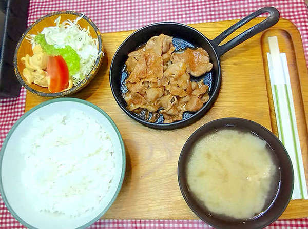 東京気温33度→特別しょうが焼き定食が500円！