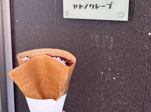スーパーの敷地内にある秘密のクレープ屋さんの画像