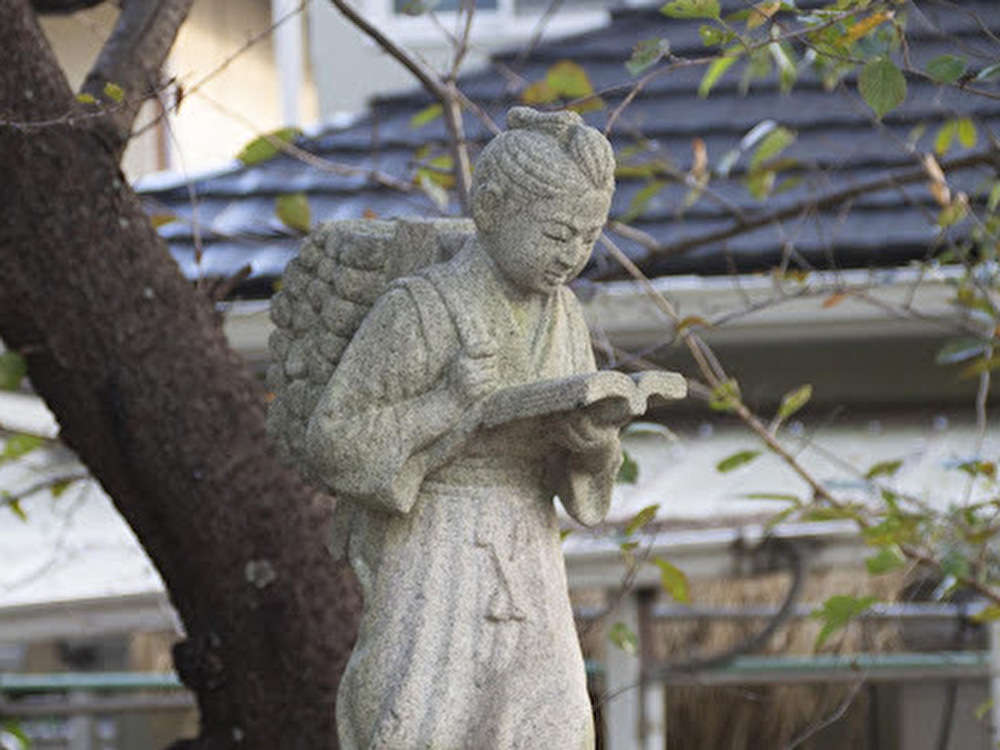【中古】 虹玉の皇子/小学館/香村日南 大阪府立近つ飛鳥博物館 仁徳天皇陵ジオラマ（150分の1）で