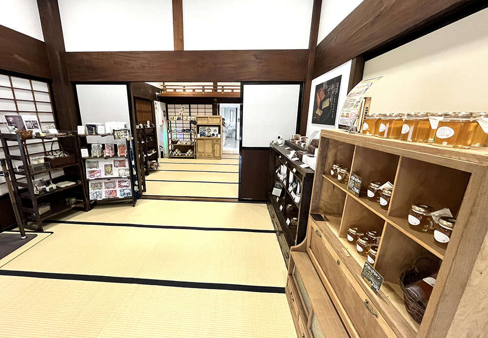 館内の物販コーナー