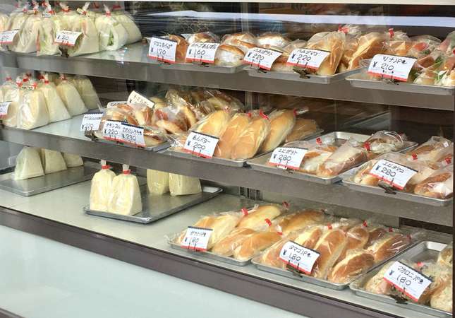 ⑨ 【パン】昔懐かしい味と雰囲気が素敵な町のパン屋さん（丸十パン）