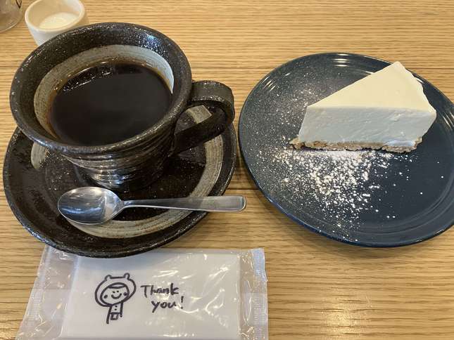 ② 【タルト】ナチュラルで心地よい時間を過ごせるカフェ（café tsumuri）