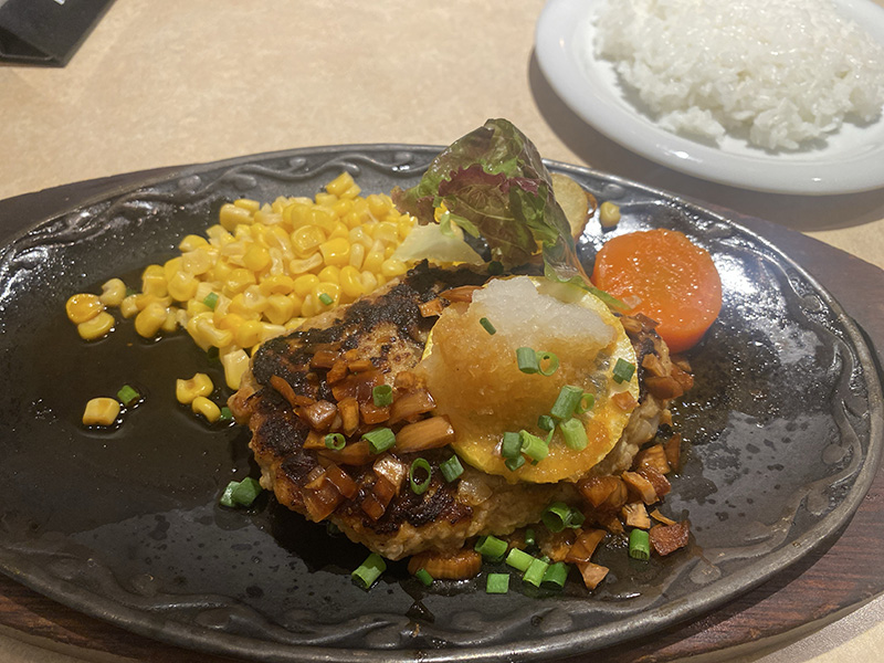 駅直結！地下街の老舗洋食店