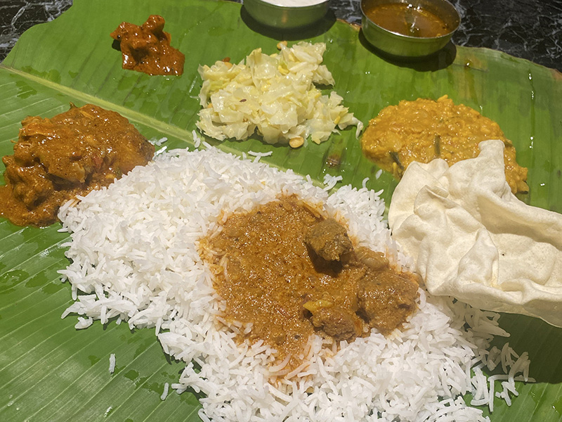 バナナリーフで南インドカレーを堪能