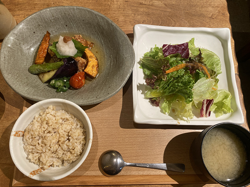 伊勢丹会館にある野菜たっぷり和食屋さん