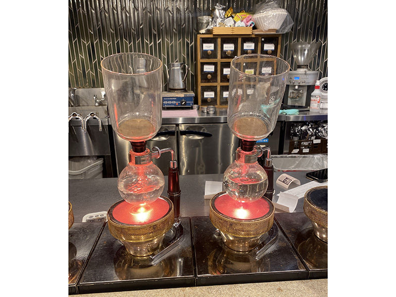 美味しいサイフォンコーヒーが楽しめるカフェ
