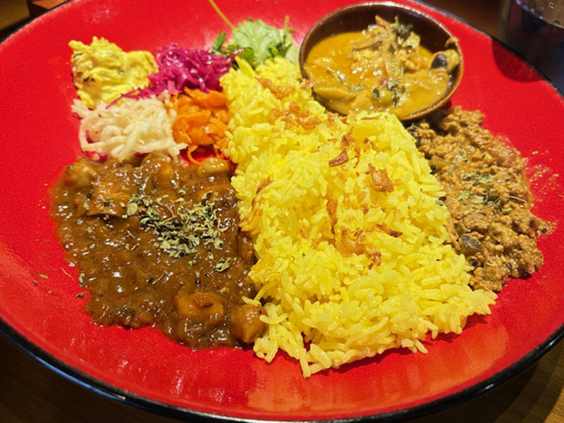 スパイスカレームビリンゴで本日のカレーを堪能！