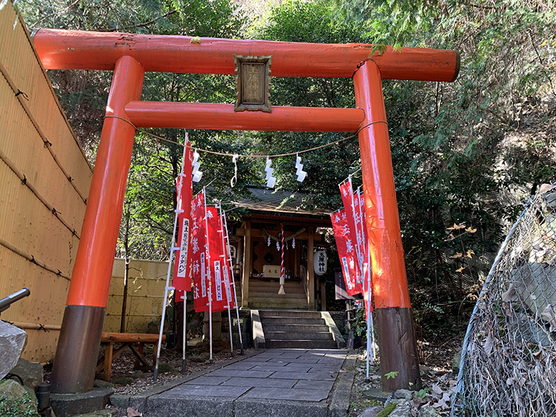 箱根天成園－滝と神社とアヒルに癒やされる庭園散策