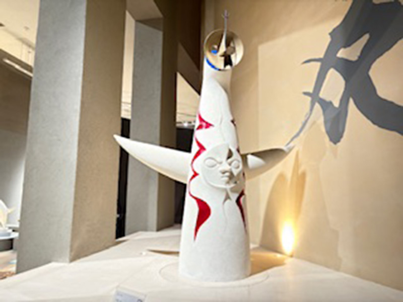 川崎市岡本太郎美術館でアート観賞