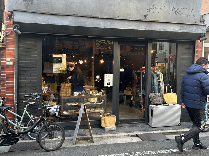 経堂・すずらん通りの小さな雑貨店