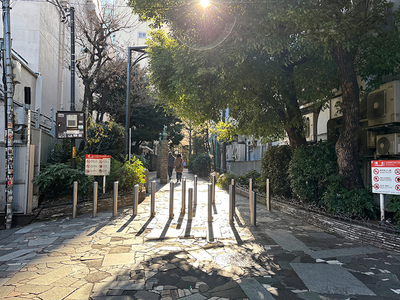 新宿散歩！　遊歩道公園“四季の路”