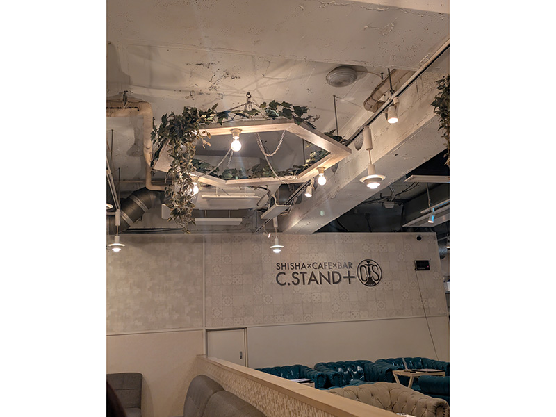 お一人様でもカフェのように楽しめるシーシャバー