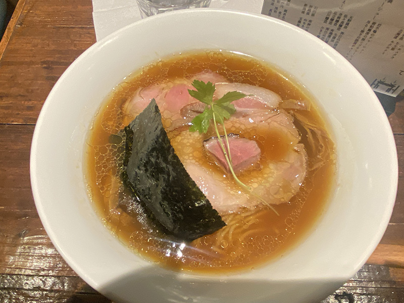 駅構内がうれしい！こだわりの逆輸入ラーメン