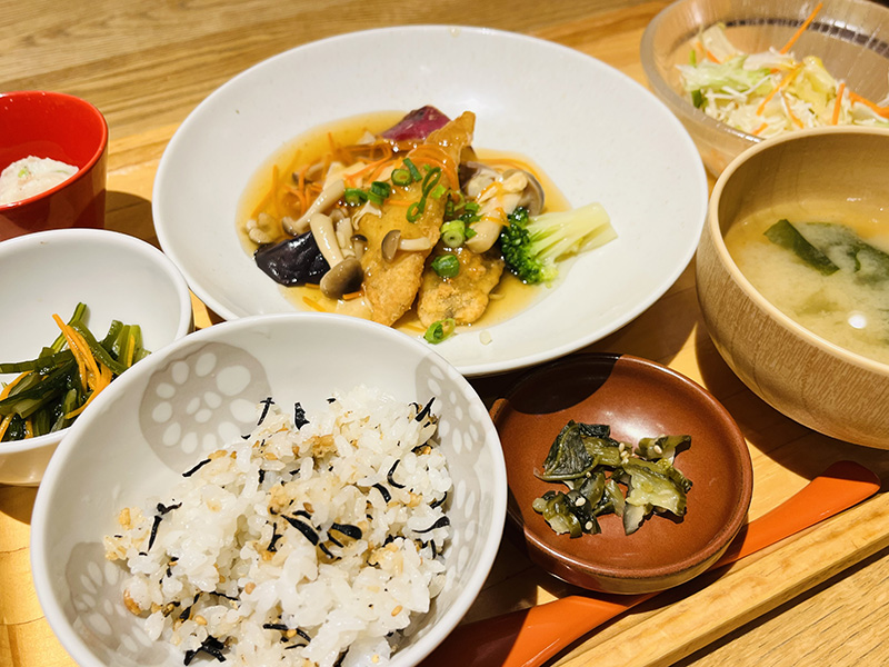駅ビルの美味しい定食ランチ