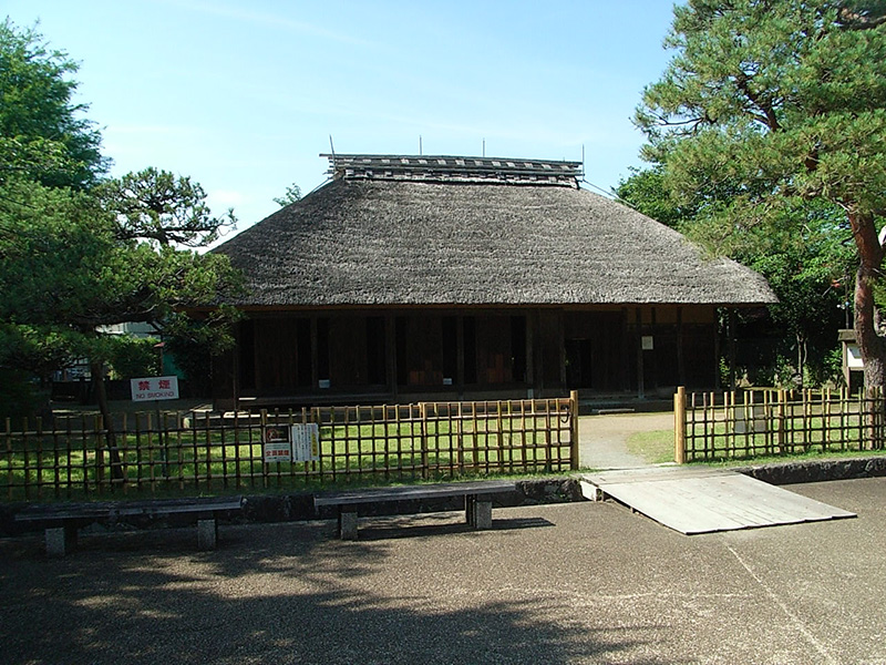 尊徳生家の囲炉裏の燻蒸（くんじょう）