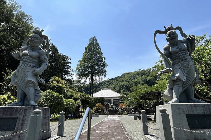 迫力のある仁王像