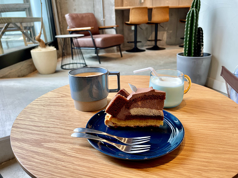 オープンしたての穴場カフェ