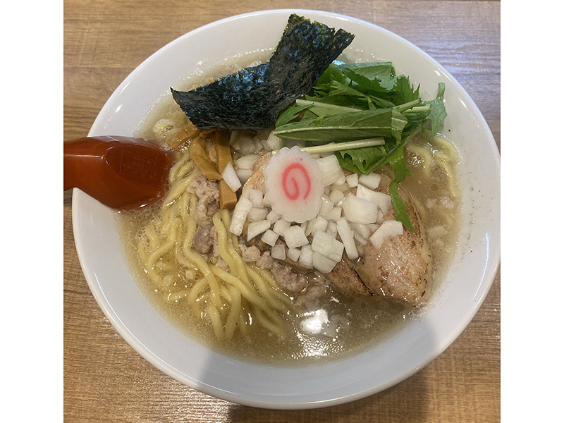 海老×肉出汁の旨みが濃厚！人気の塩らーめん