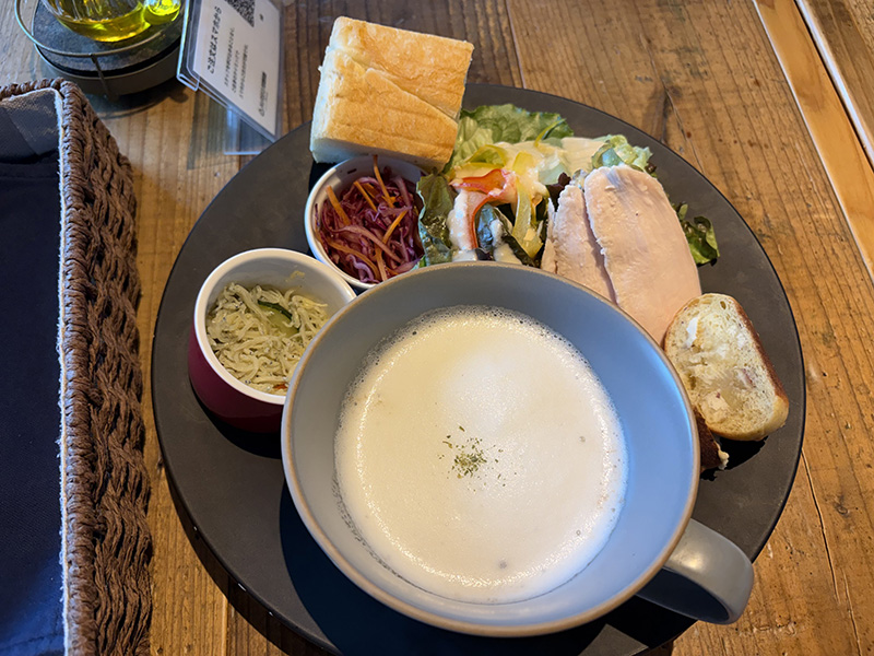 パンのおかわり嬉しランチ